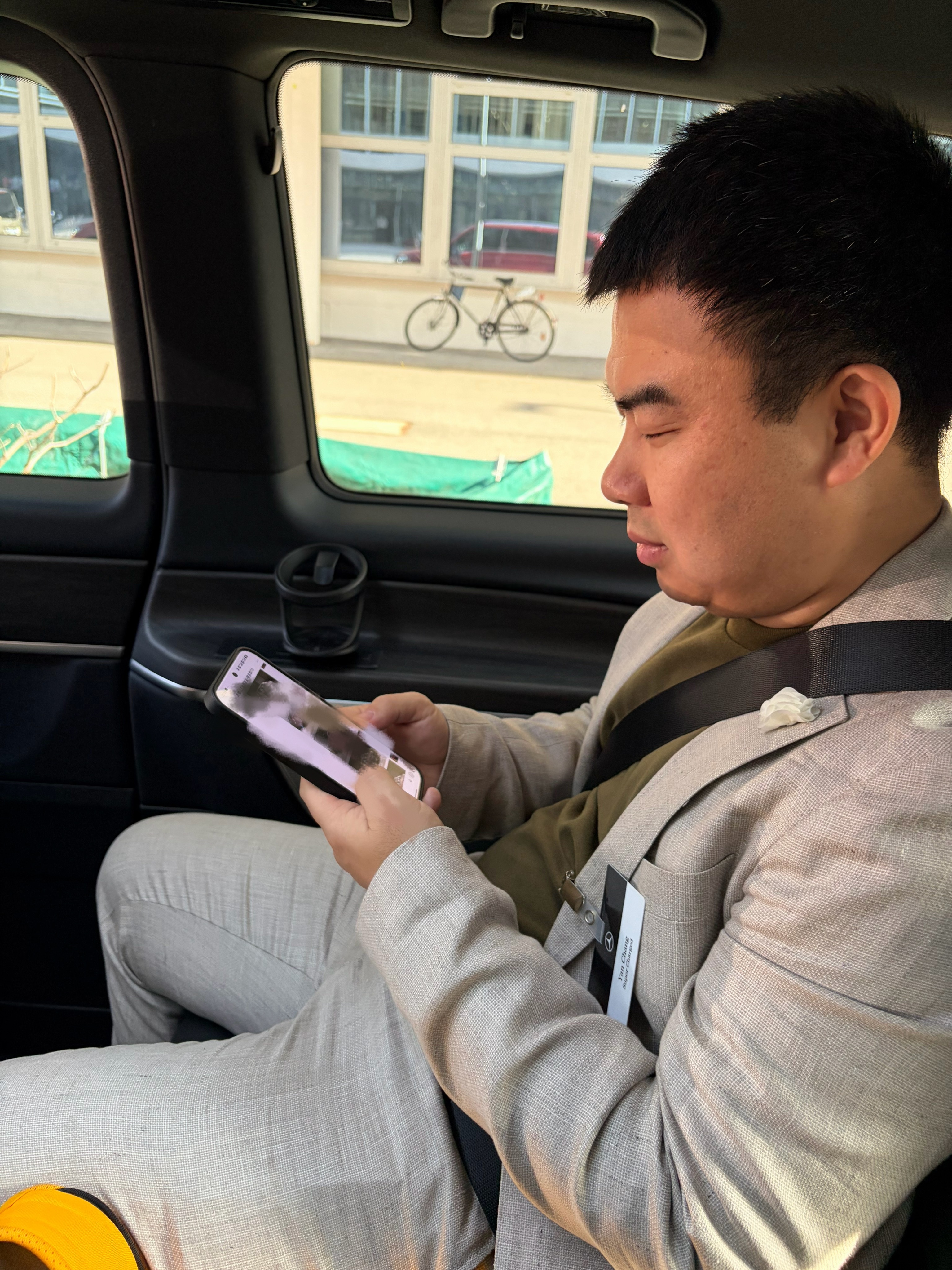 拍完了车，常老师打开了百度云，我打开了剪影，这就是差距，太难了 