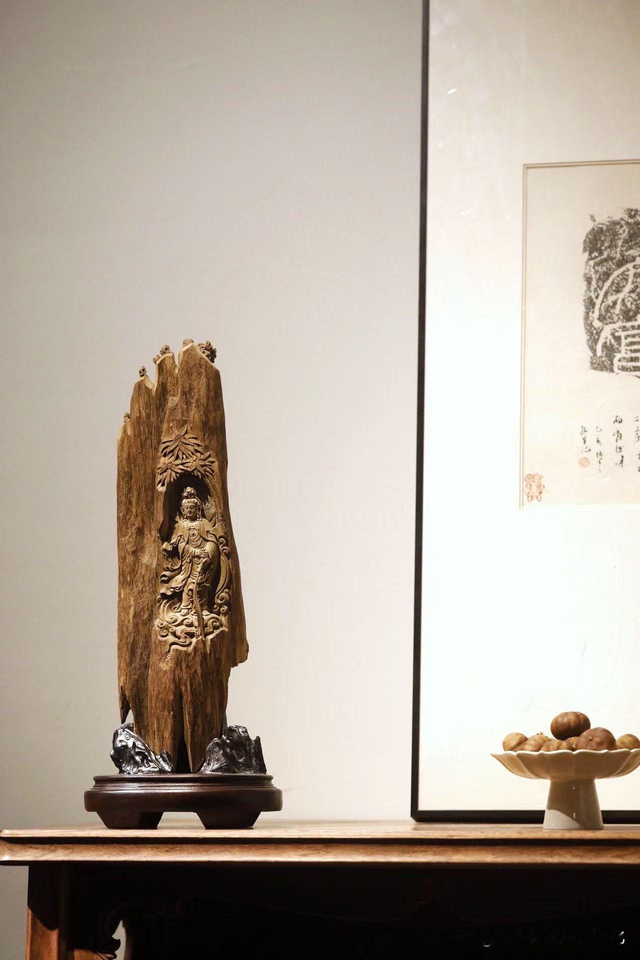有些观音，不在“像”，在“境”。

这一件“竹林观音”，第一眼看是形，
再看，是