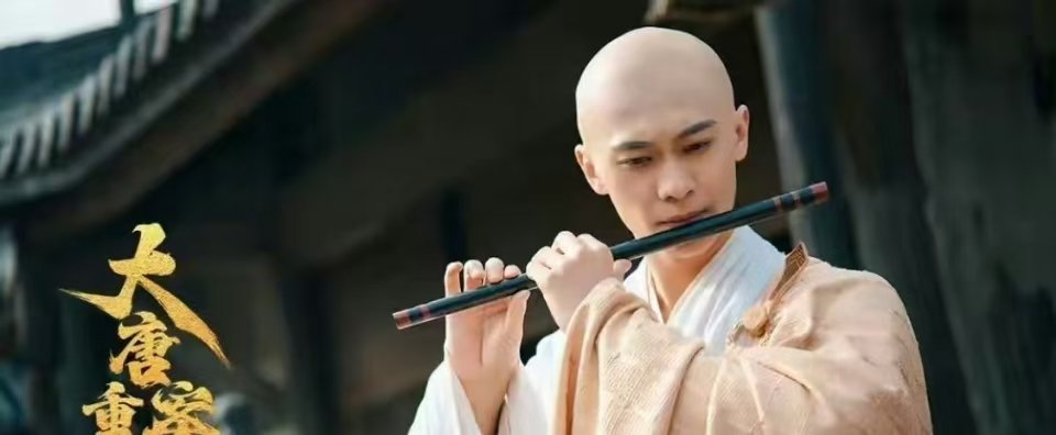 大唐重案组开播这剧制作堪称一绝！为了打造“诡唐宇宙”，在横店实景搭建阴森古驿道、