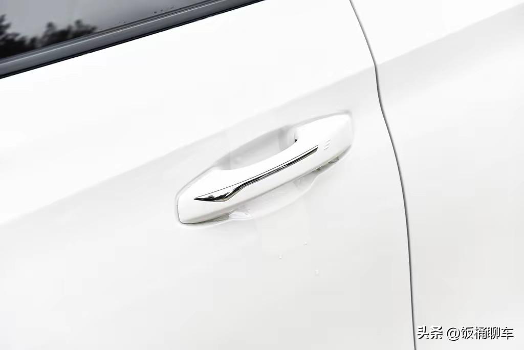 真是特别感谢国家出来的这个政策。

不然的话这些车企还指不定弄成什么样子呢，之前