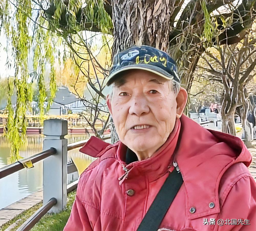 85岁老大爷的一句话，道尽人间冷暖：
“有4个儿女，但平时靠70岁妹妹照顾，老伴