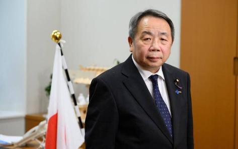 中方制裁令下达后，石平坐不住了，对中方的禁止入境决定他表示不屑，甚至还希望通过踏