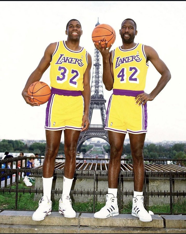 魔术师：祝我的湖人队友‘大场面’詹姆斯-沃西生日快乐