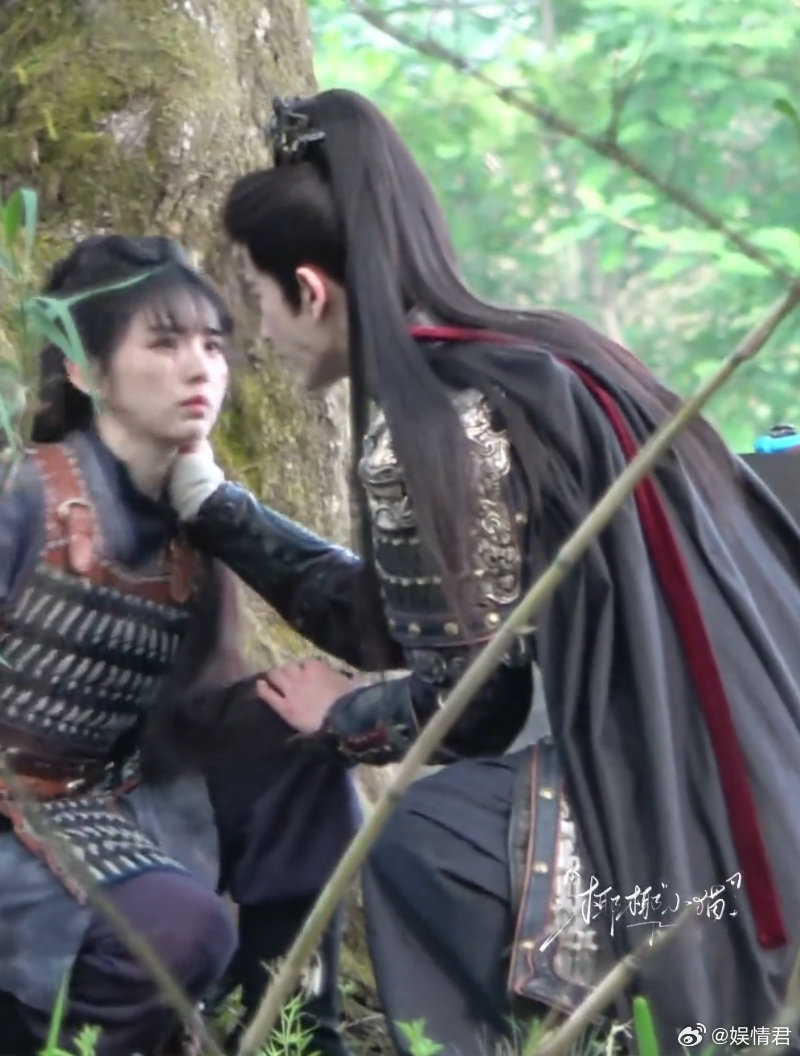 张凌赫挨打前后槽牙都咬紧了谢征挨打前后槽牙都咬紧了张凌赫挨打前后槽牙都咬紧了 哈