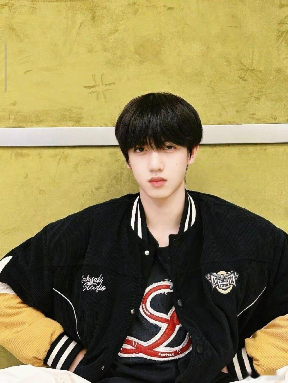 桂橹 两个大男孩都好帅我们张桂源王橹杰都是很好很好的孩子