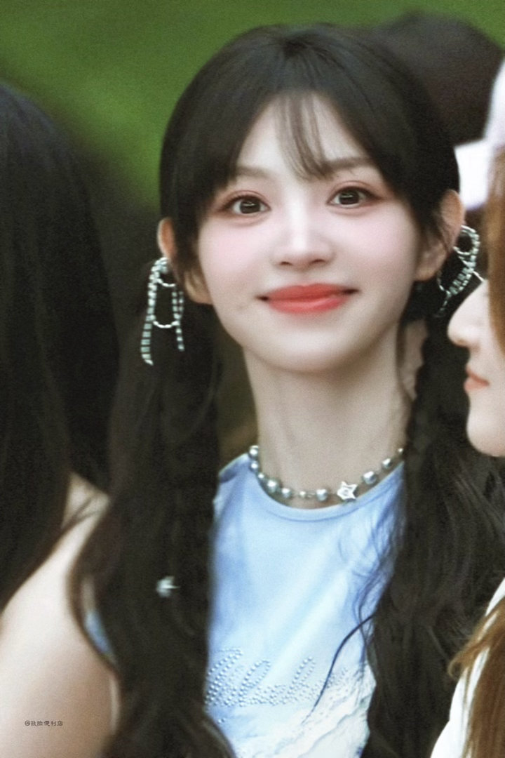 一眼望向你田曦薇