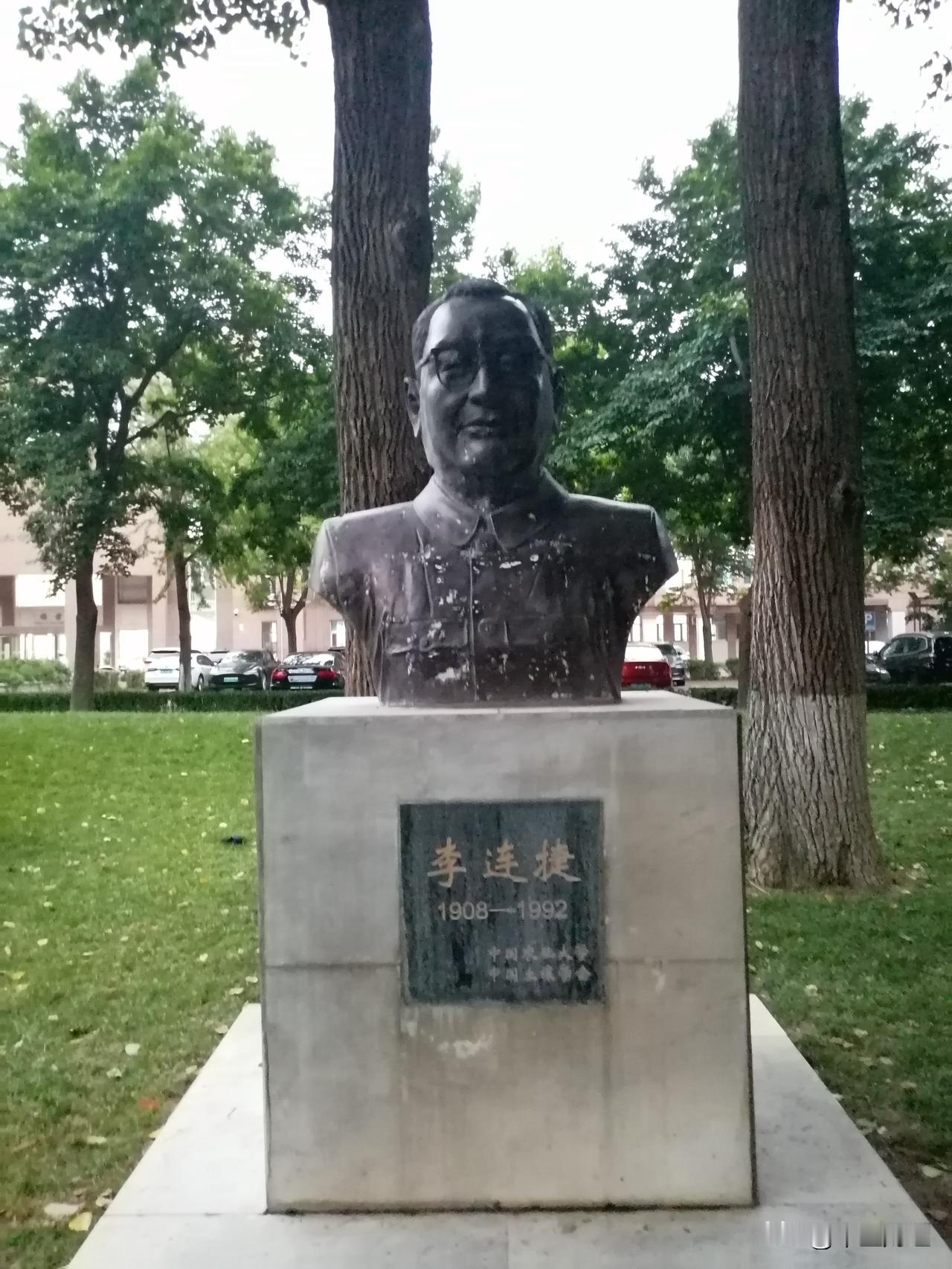 发一张图片，让我猜出你在哪里拍的提醒一下，这是位于中国农业领域最高学府内，也是世