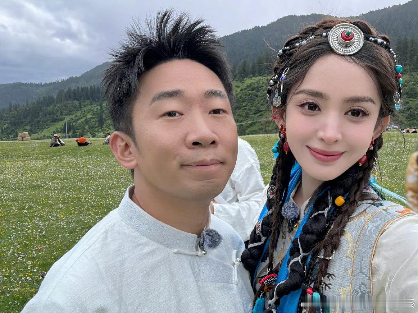 娜扎最美最好的祝福都送上杨迪娜扎晒照为杨迪庆生 哇 ​​​