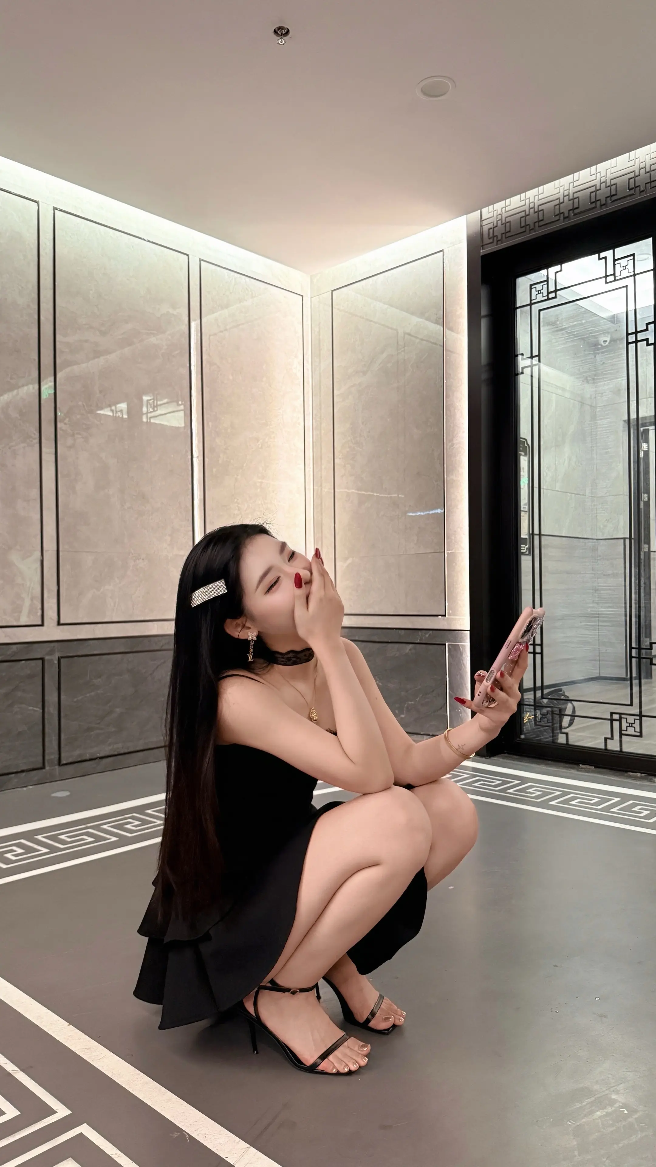 一个女人不要你的钱 不要你的时间 当然也不要你