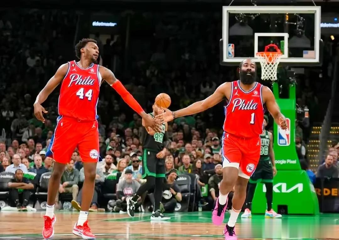  
北京时间7月16日NBA76人队替补中锋球员里德接受采访，表达了对于球队选择