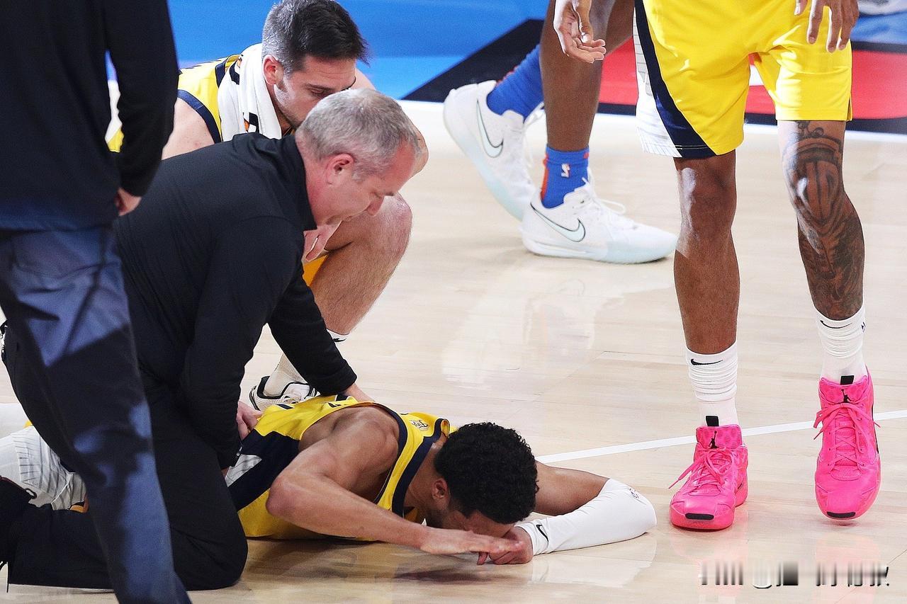 我勒个去啊！家人们，2025年NBA总决赛第七场这是搞啥呢！刚开场没多久，步行者