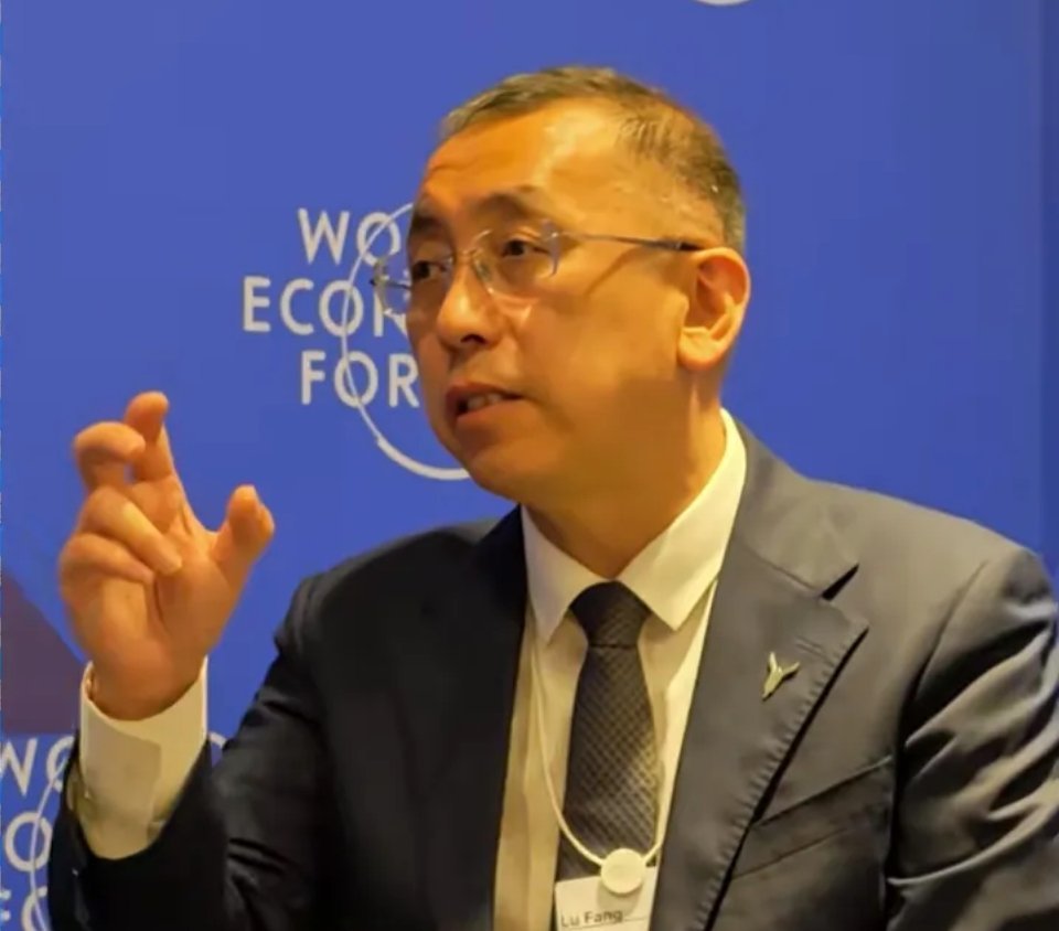 岚图汽车董事长卢放，在大连夏季达沃斯论坛，非常直白地吐槽了现在一些“无底线营销”