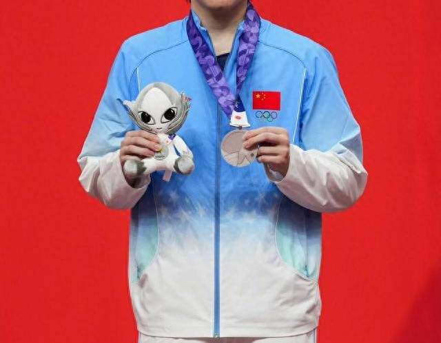 林诗栋4-0横扫王楚钦夺金，三金一银成国乒最大赢家