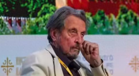 【马斯克父亲争议言论：白人成少数美国将毁灭，引全球哗然】美媒报道，埃隆·马斯克的