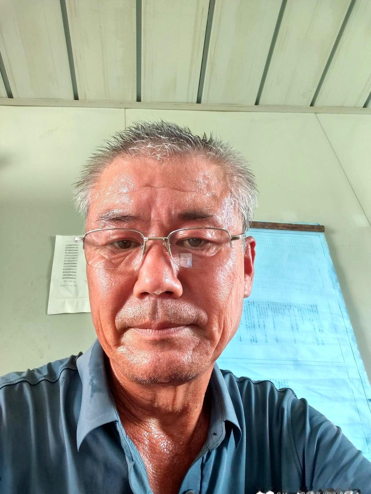 都说成年人的崩溃就在一瞬间，可真正压垮你的往往不是没钱，而是枕边人的冷漠。
闲了