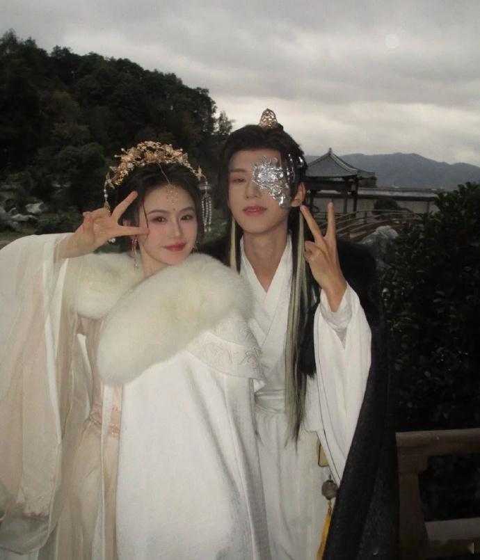 短剧新势力崛起！芝月、岳雨婷灵动演技惊艳出圈，实力吊打部分知名演员。短剧赛道卷出