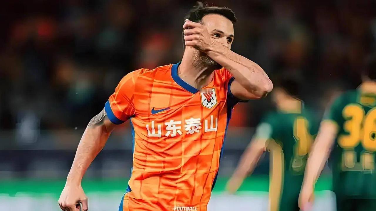 瓦科的下一站是哪里？大概率是上海。
唐田已在发布会上祝福瓦科了，表明瓦科离开泰山