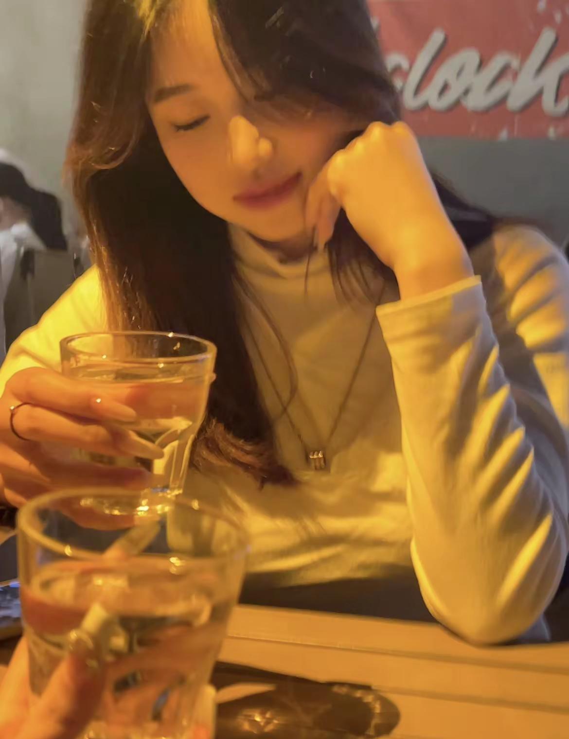 人总要沉下心来，过一段宁静且自醒的日子来整理自己.微醺 有点上头