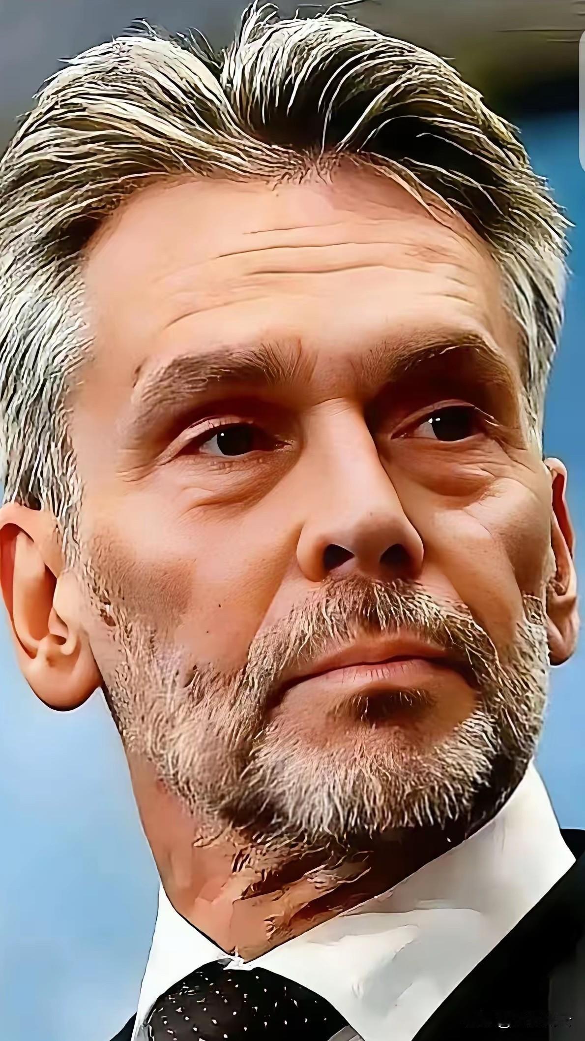 快讯快讯！
2月11日，荷兰企业法庭维持2025年10月对安世半导体的临时措施，