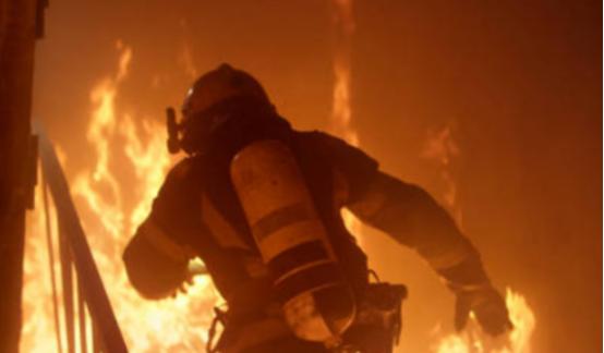 2019年，河南一聋哑孕妇生产，却迟迟不见丈夫的出现，直到医生为其做剖腹产解开衣