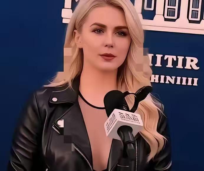 白宫发言人莱维特官宣怀二胎，暂停工作安心养胎
太令人意外！白宫年轻发言人莱维特正