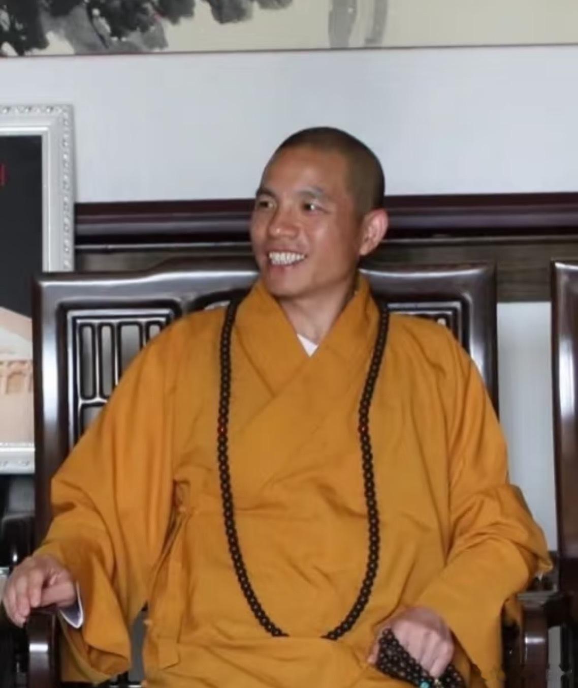 印乐法师任少林寺住持印乐法师原来是白马寺的主持，在白马寺当过20年的方丈。当地对