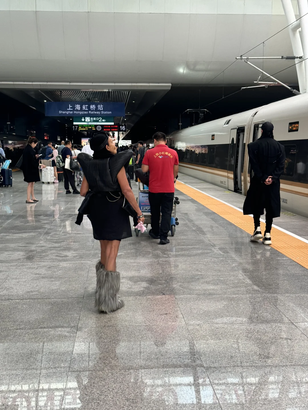 我好幸运 高铁上偶遇咱爸咱妈🖤