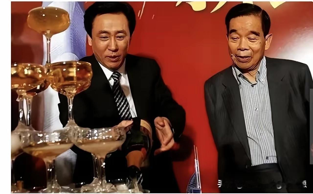 许家印在香港拉投资，必开香槟。
不知道许家印有没有拜访过李嘉诚。
许家印如果拜访