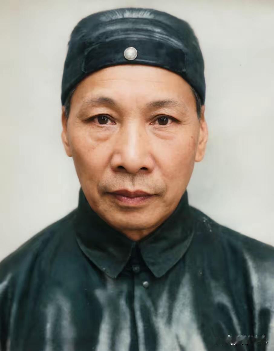 刘少奇同志母亲鲁氏珍贵彩照高清修复，面容慈祥、神态温婉，尽显平凡母亲的质朴与坚韧