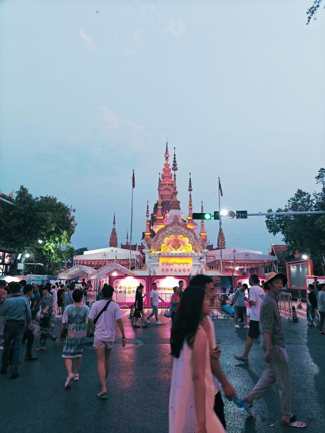 女生被迫分手,彩礼应不应该退?女生被迫分手，彩礼该还吗？法律和人心都有答案
 