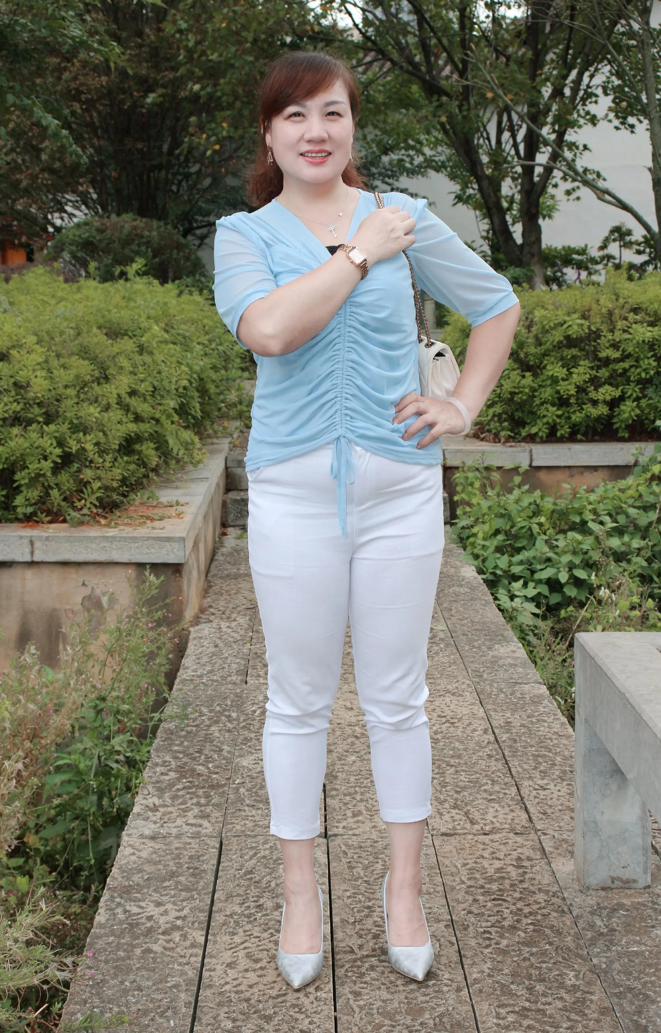 破碎的情绪可以用猫咪来治愈。是我们无法交谈，却每一天都在彼此治愈。