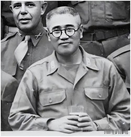 1948年10月23日，廖耀湘派宪兵去枪毙作战不利的师长戴海容。宪兵闯进师部，戴