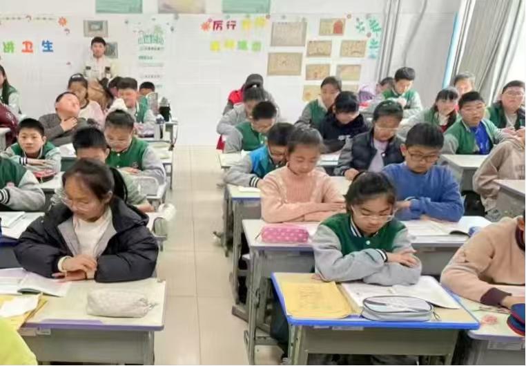 秦岭笑谈[超话]【文学院暑期社会实践】——论语润童行，德育筑新途为落实立德树人根