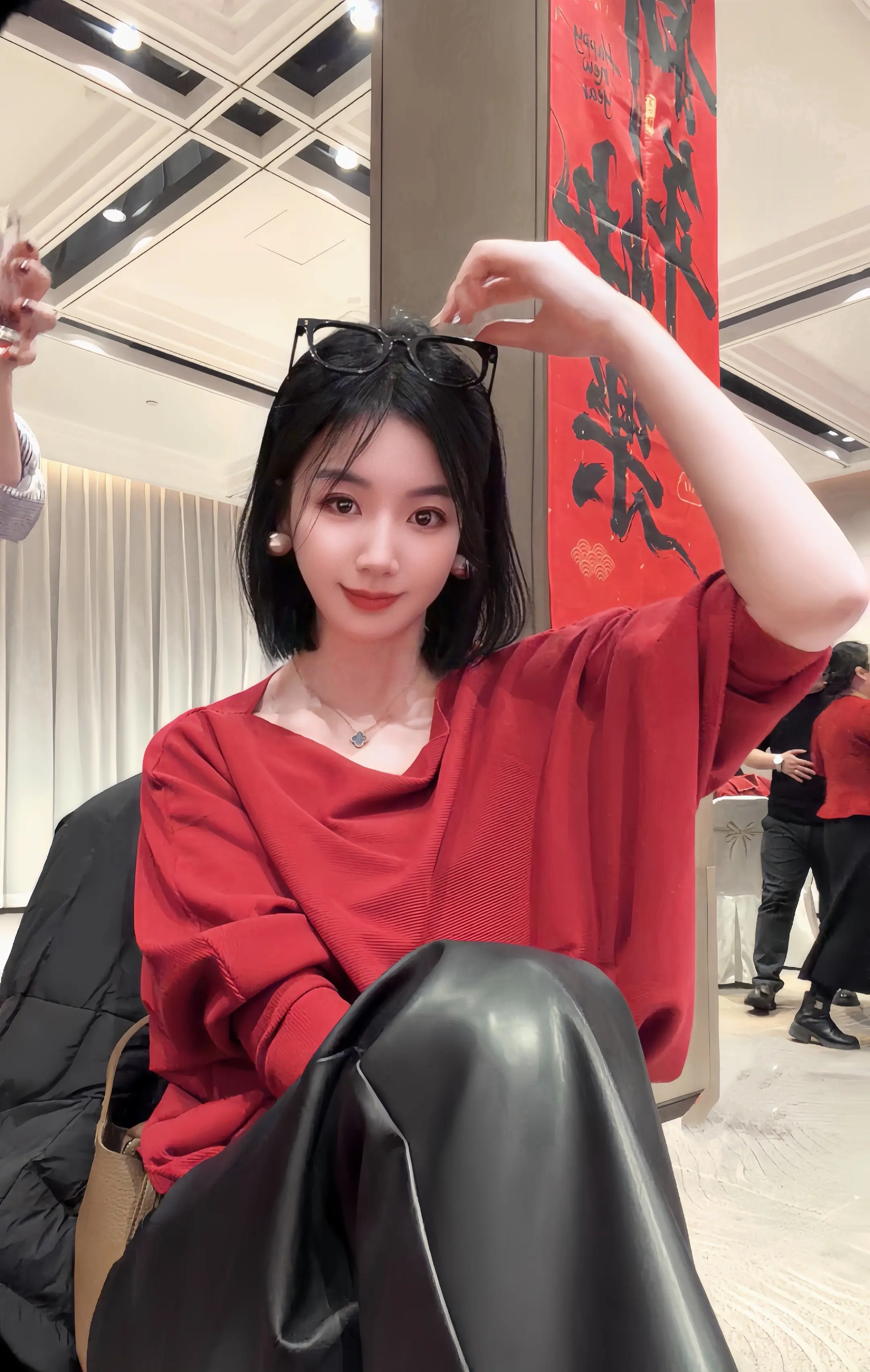 很奇怪 大家都很深情 究竟是谁在撒谎？