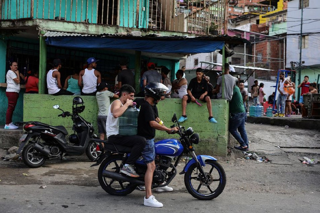 美国太空探索技术公司旗下星链项目近日宣布，将为委内瑞拉提供一个月免费宽带服务，以