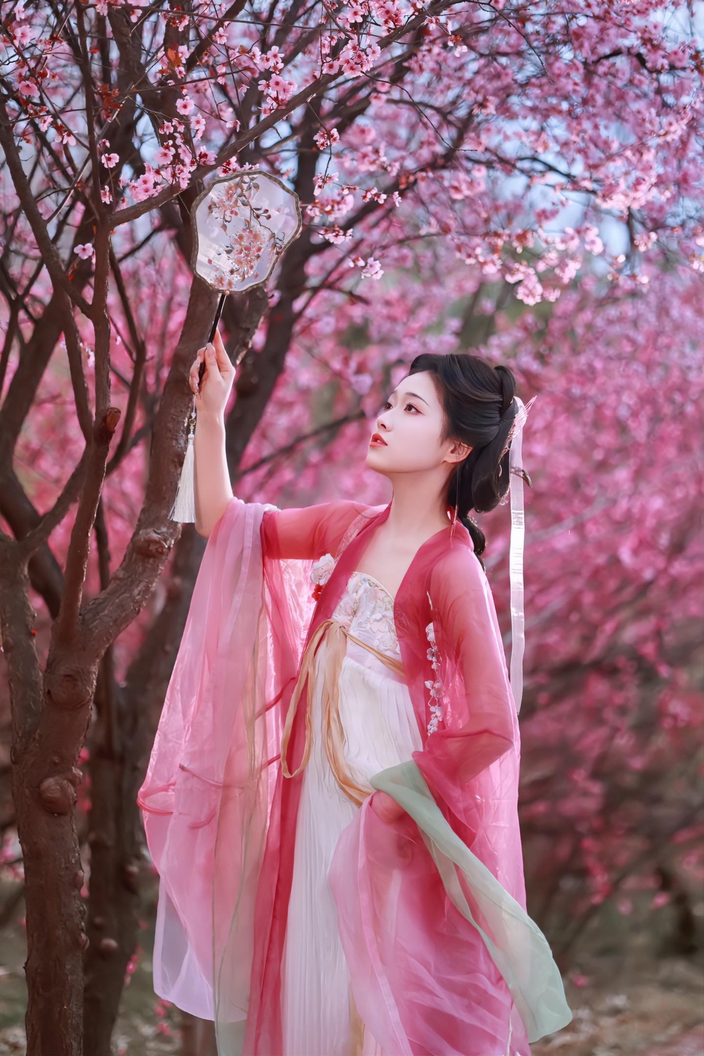 春天来啦！公子和我一起去赏花吧