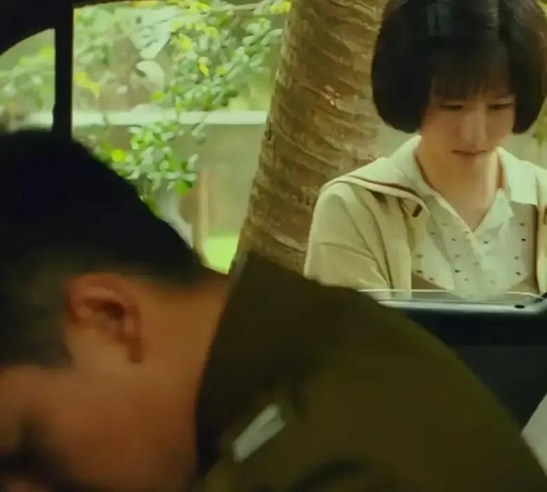 《沉默的荣耀》剧情催泪，小钱这一角色看哭无数观众。他为保护学成，用生命捍卫底线，