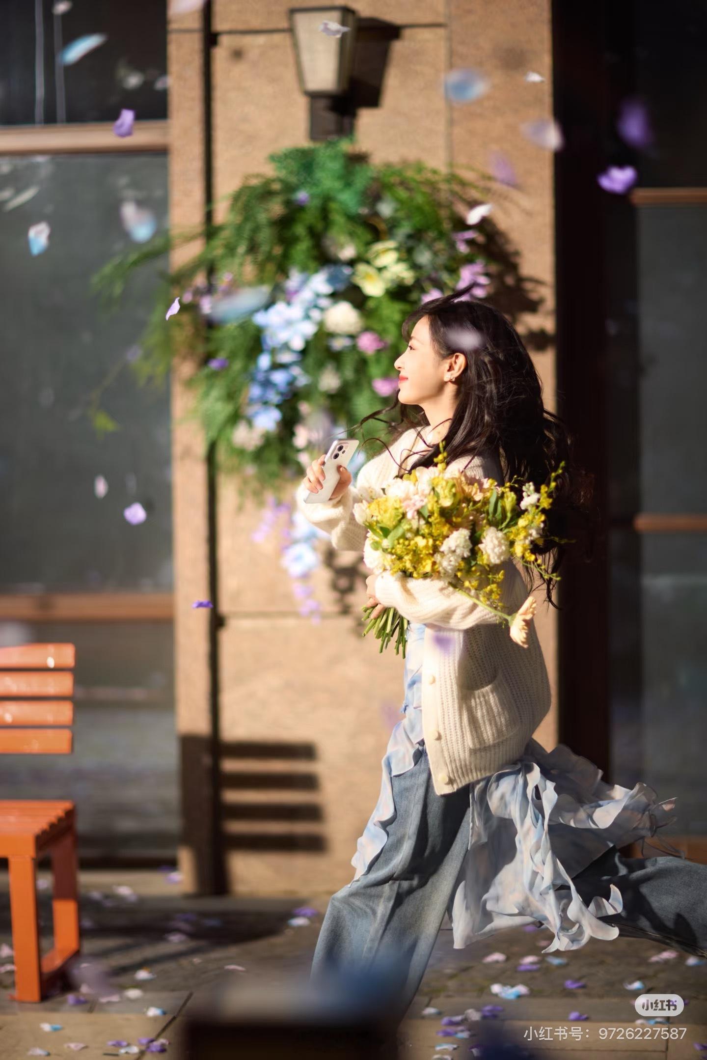 vivo S50系列田曦薇代言？图2好像是S50标准版真机这手机背面外观满分10