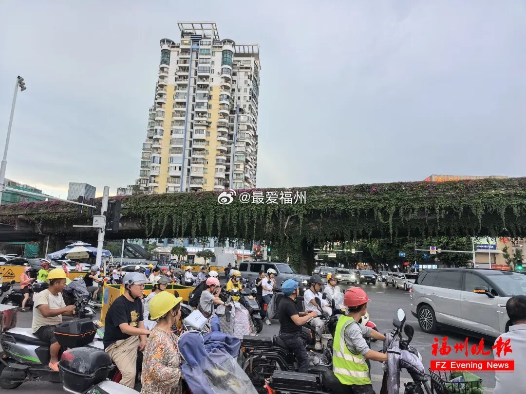 福州又将在市区5个路口安装巨型遮阳棚 遮阳棚为市民遮风挡雨、避免日晒，收获大量市