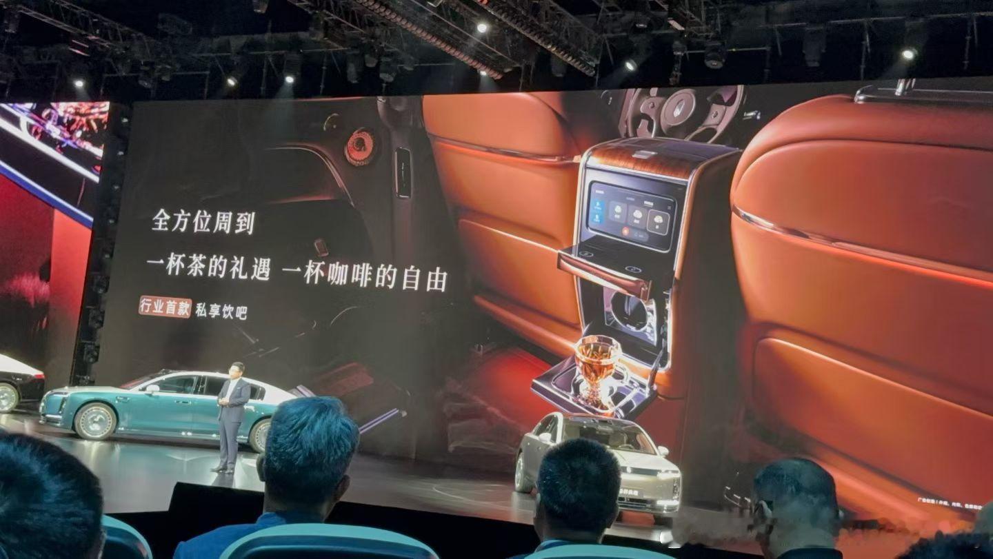 尊界V800全球最大MPV 国产百万级MPV终于把尺寸又卷到了天花板！5495m