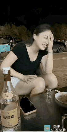 男人就是这么奇怪，别人家的女人越是放纵他就越喜欢，一旦成了自己或者本就是自己的女