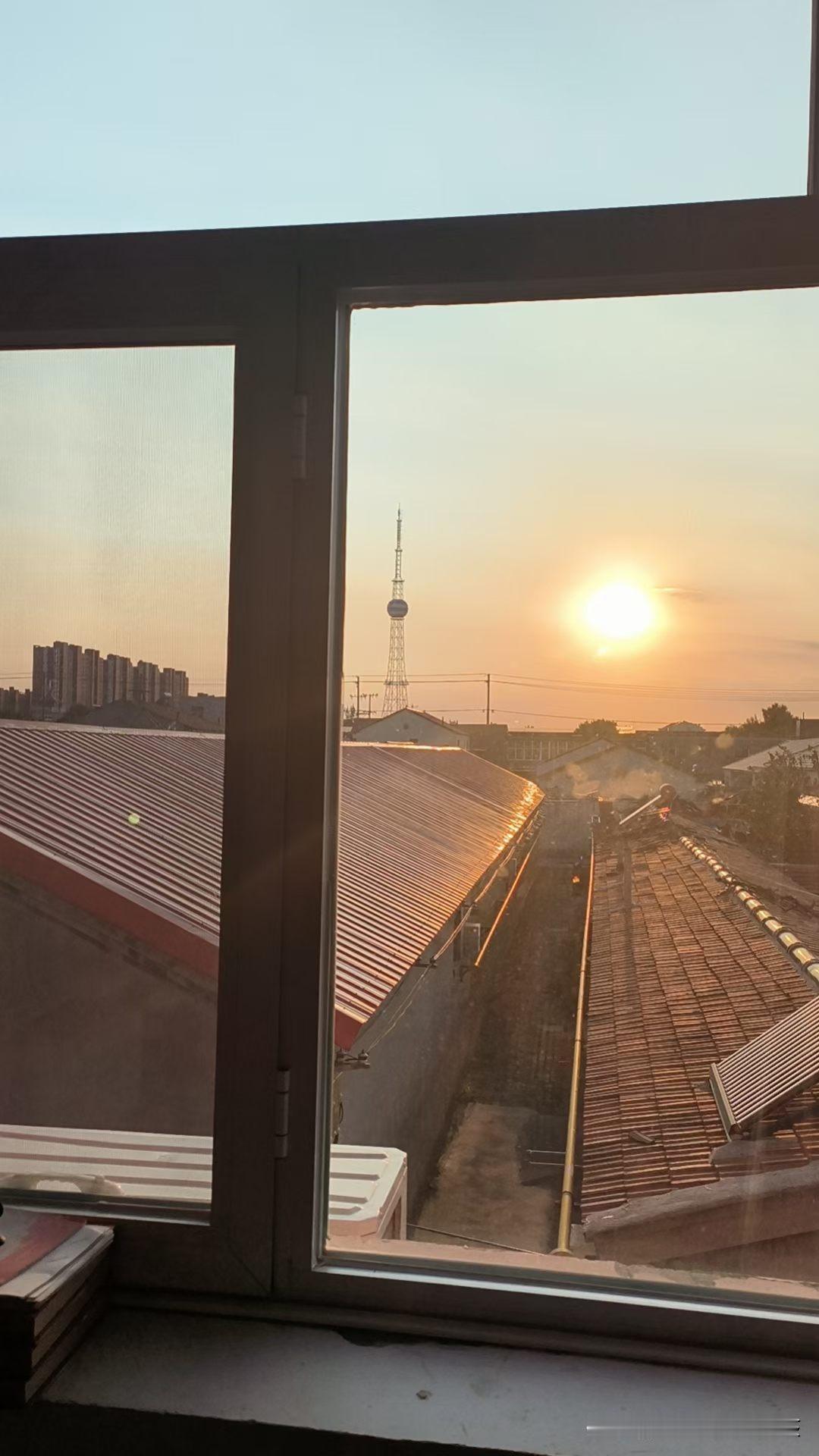 晒图笔记大赛开始入秋了，傍晚的阳光照过来，有一丝丝暖，又有几分凉，这种感觉是金秋
