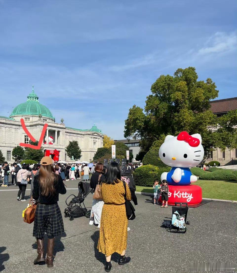 #日本Kitty展偶遇Angelabagy##网友日本Kitty展偶遇Angel