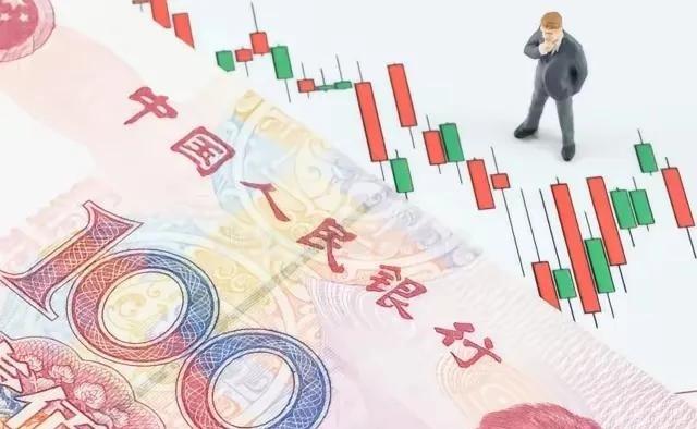 美国国债和中国国债的不同，美国国债卖不出去，中国450亿国债一推出就被秒光，两国