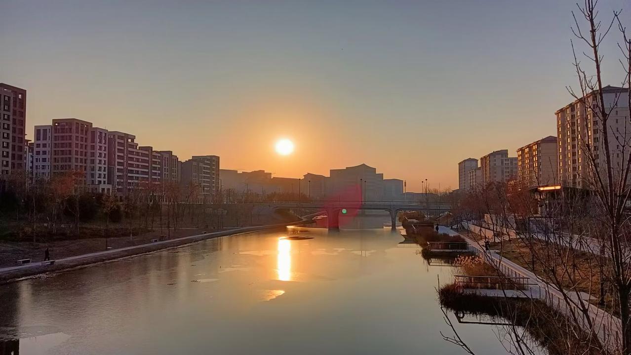 晨练到底好不好？
晨跑七八年了，既从去年入冬以来我没有晨跑，改在白天锻炼。
之前