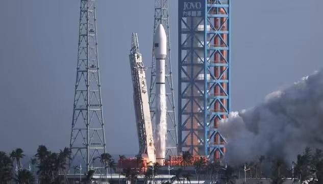 震惊世界，中国商业航天又一重大突破。
昨天，长征十二号运载火箭发射成功，将卫星互