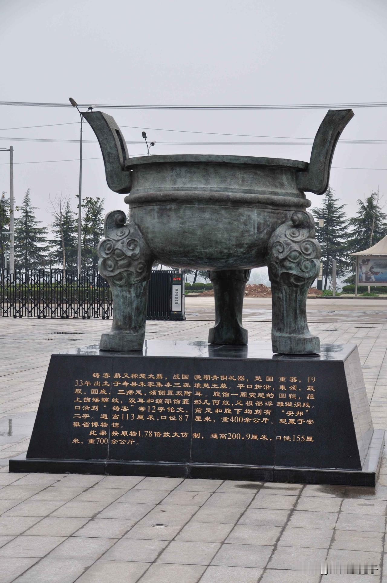 #秋日生活打卡记##赏秋意#

安徽有一个天堂寨，据说景色非常美。从“天堂寨”名