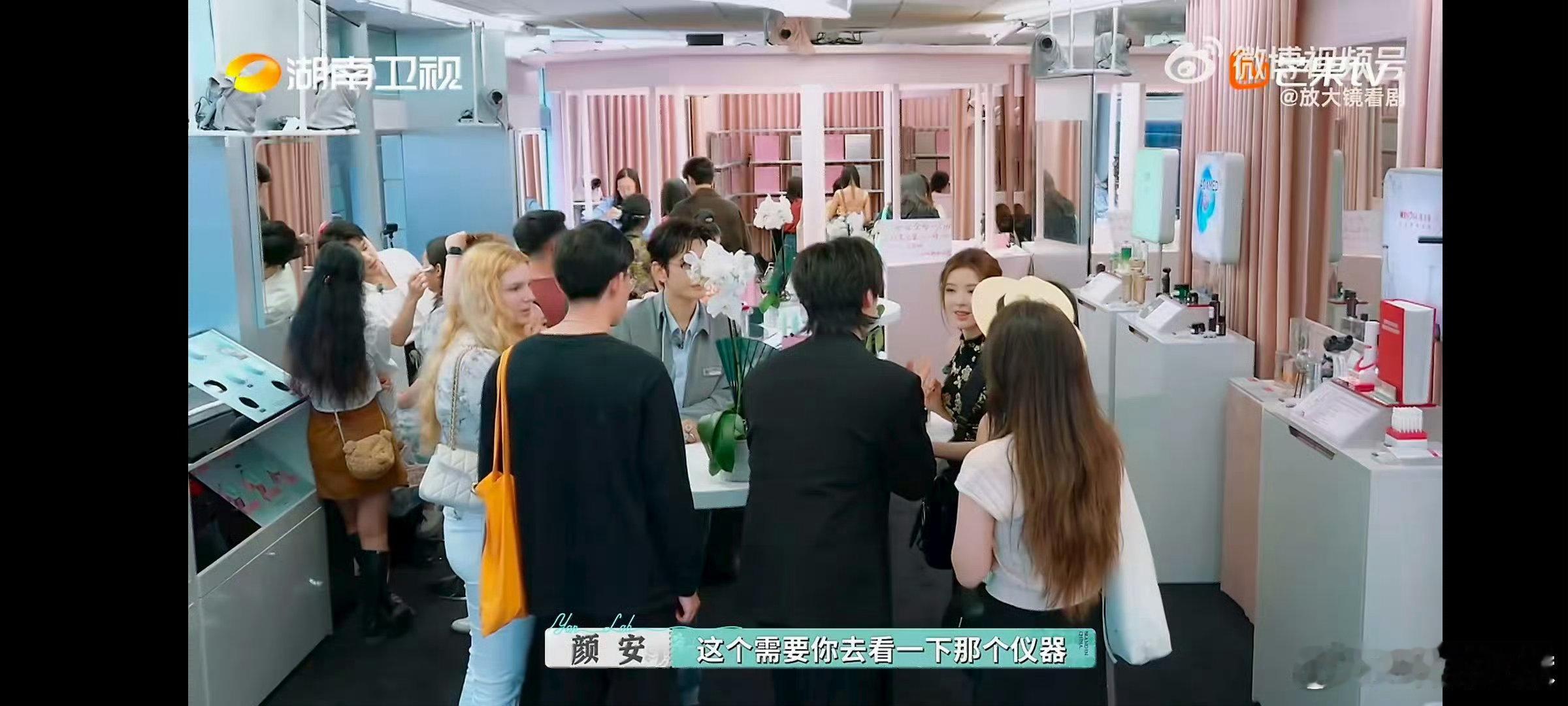  颜安[超话]颜安遇事不要慌先让人睡会 颜安：“仪器断开连接？没事，亲爱的睡一会