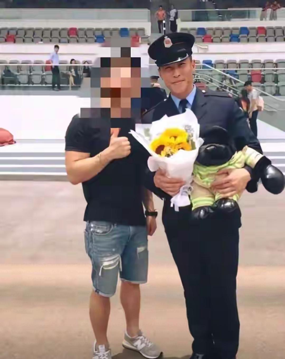 婚期前的绝唱！37岁消防员何伟豪用生命诠释英雄本色
 
谁能想到，一场无情大火，