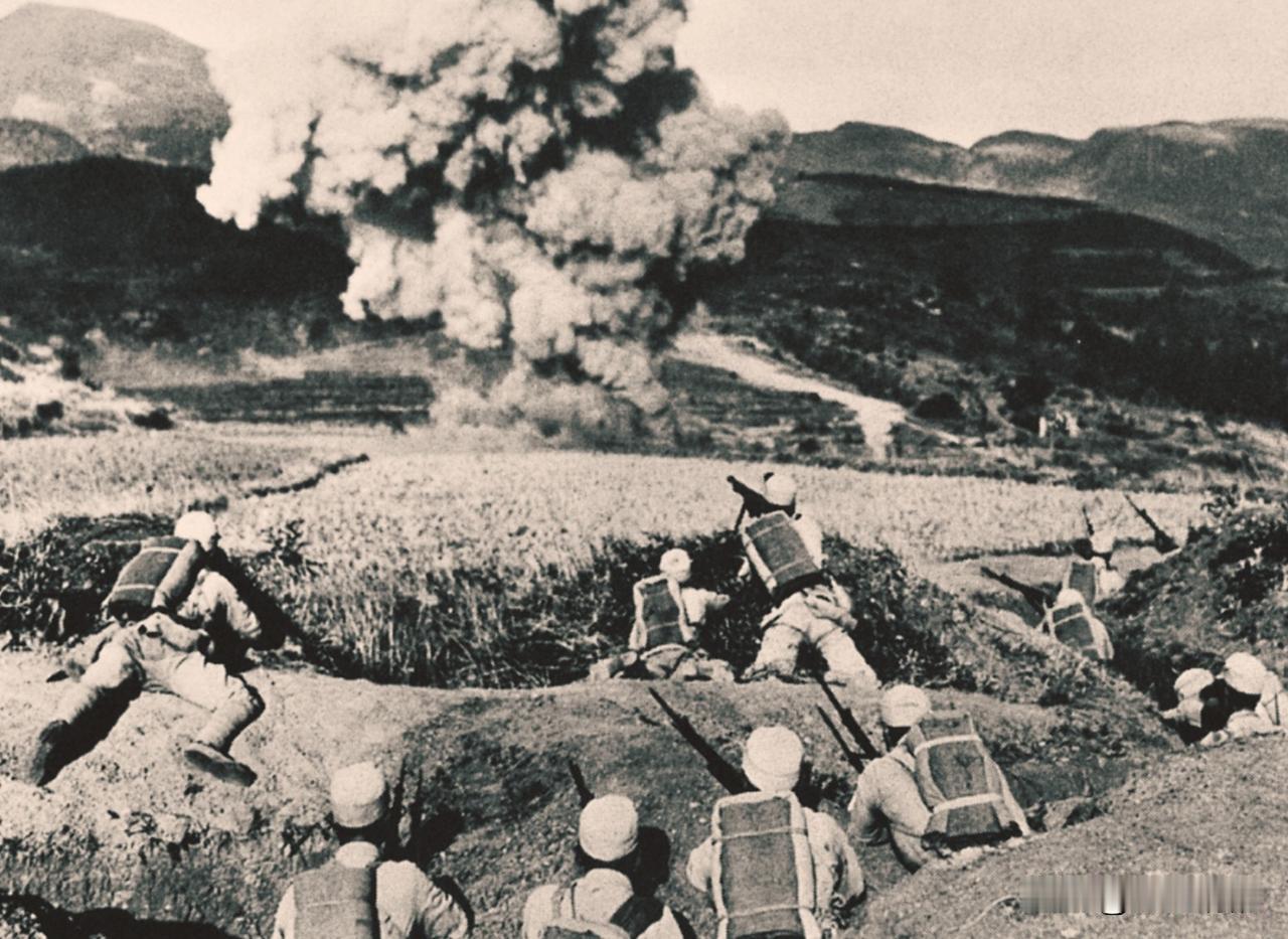 1938年5月，徐州刚丢。日本大本营在筹划下一步行动时，将进攻武汉视为重要选项。